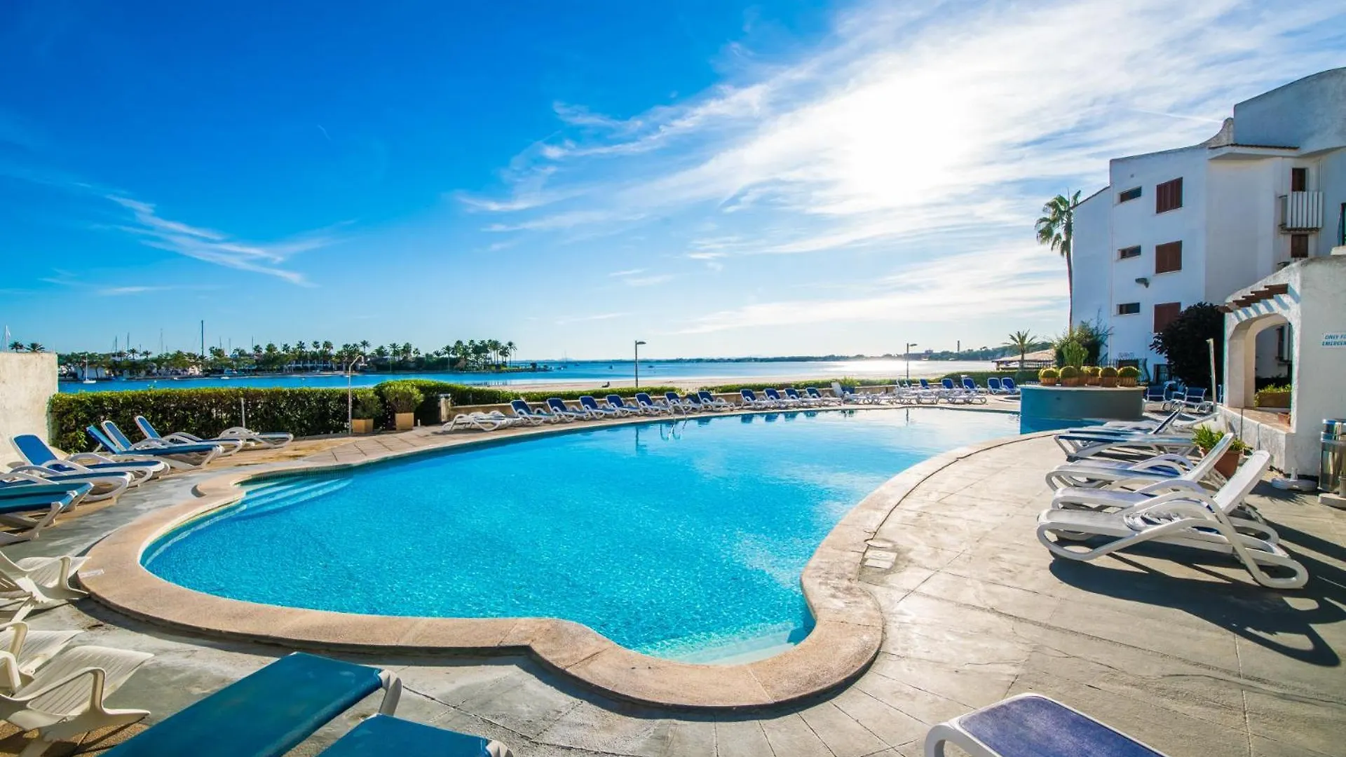 Ideal Property Mallorca - Blue Bay Alcudia